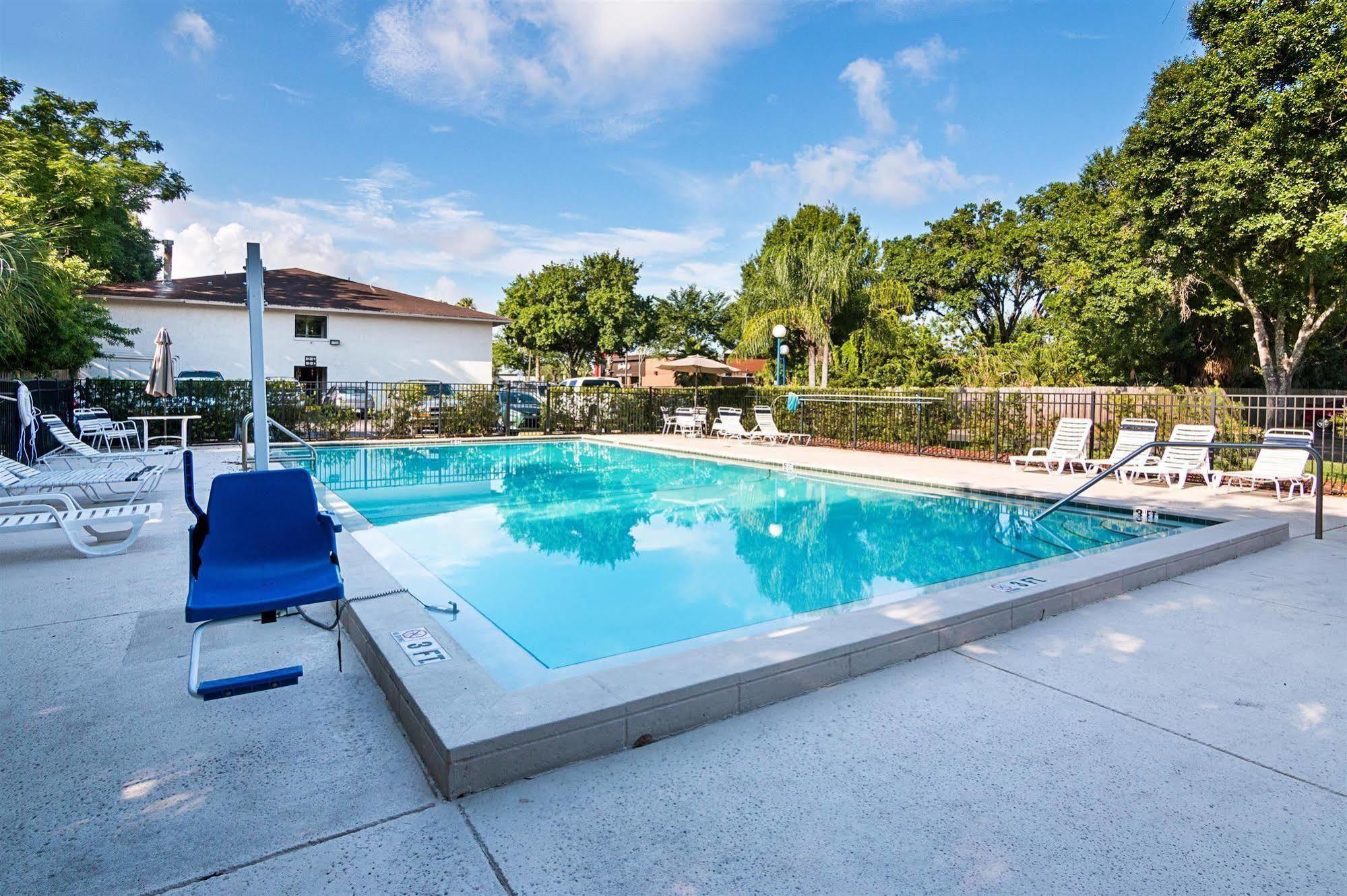 Motel 6-Tampa, Fl - Fairgrounds Heartland Esterno foto