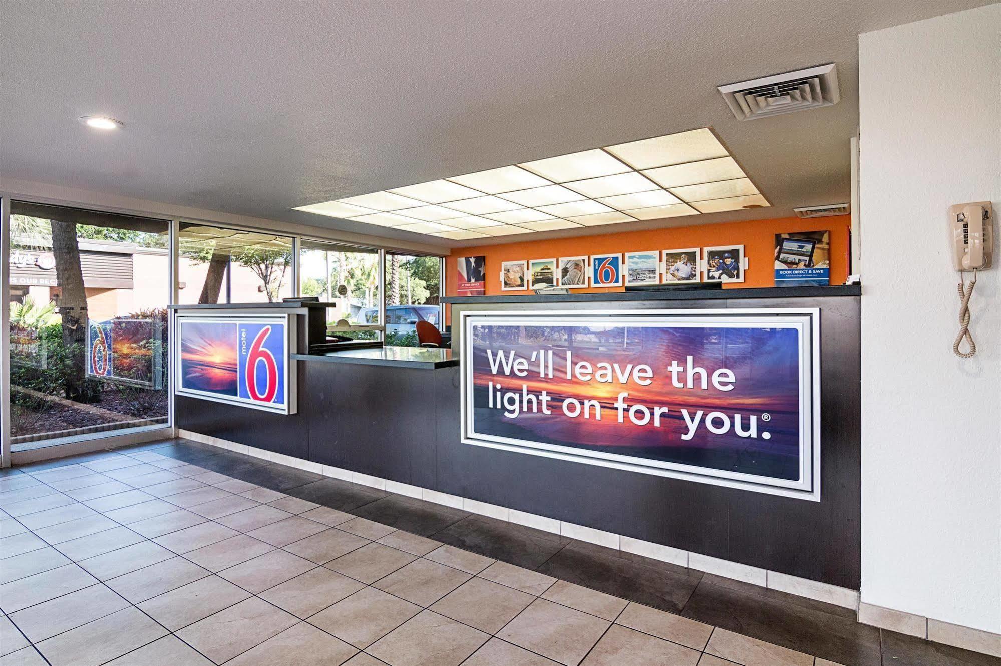 Motel 6-Tampa, Fl - Fairgrounds Heartland Esterno foto